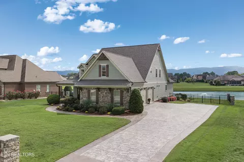 3314 Bridgewater Xing, Maryville, TN 37804