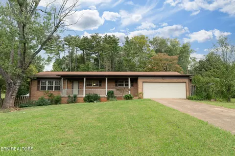 7805 Luxmore Dr, Knoxville, TN 37919