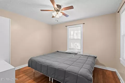 Bedroom - 711 Sharp St, Clinton, TN 37716 photo 3 of 4