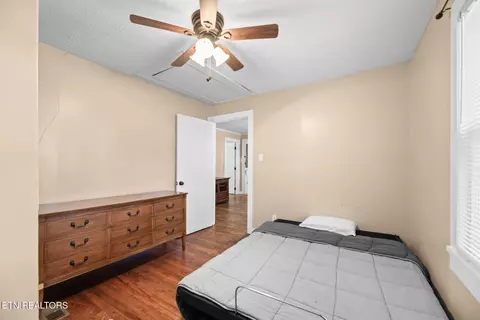 Bedroom - 711 Sharp St, Clinton, TN 37716 photo 2 of 4