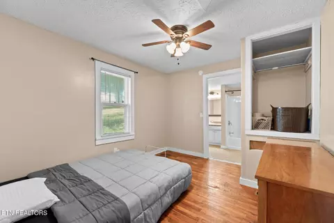 Bedroom - 711 Sharp St, Clinton, TN 37716 photo 1 of 4
