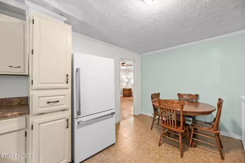Dining - 711 Sharp St, Clinton, TN 37716 photo 1 of 2