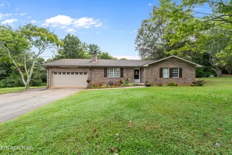 124 Westmoreland Dr, Maryville, TN 37803