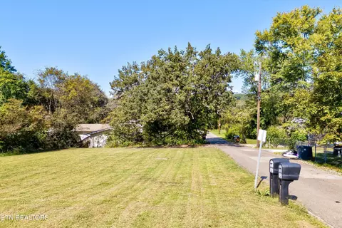 402 Plaza St, Knoxville, TN 37920