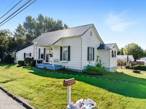 703 Monroe St, Sweetwater, TN 37874
