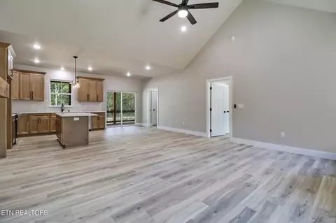 901 Spearhead Cir, Clarkrange, TN 38553 photo 12