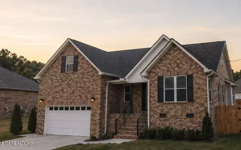 8017 Little Joe Rd, Powell, TN 37849