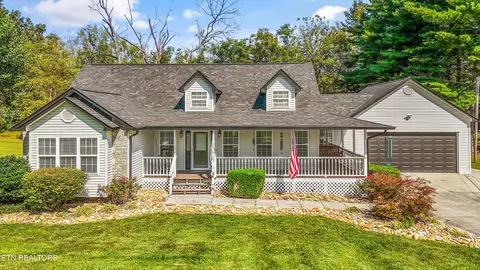 121 Stones Ln, Jacksboro, TN 37757