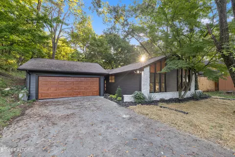 1620 Blackwood Dr, Knoxville, TN 37923