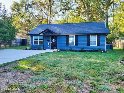 121 Goucher Cir, Oak Ridge, TN 37830