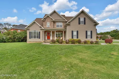 424 Ross Springs Dr, Maryville, TN 37803