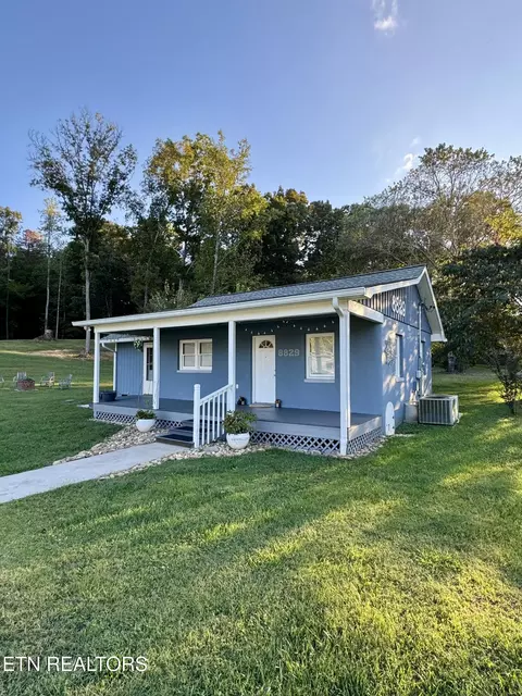 8829 W Simpson Rd, Knoxville, TN 37920