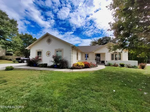 9204 Water Hill Dr, Knoxville, TN 37922