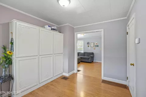 Entry Way - 1765 N Wright Rd, Alcoa, TN 37701 photo 2 of 2
