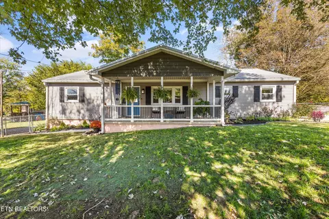 420 Robertsville Rd, Oak Ridge, TN 37830