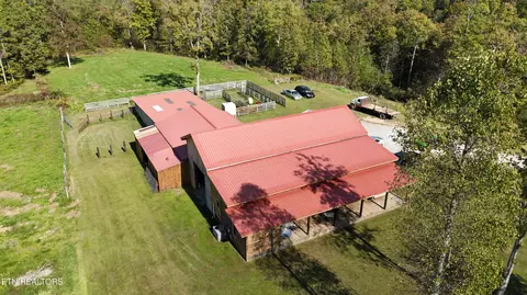 500 B Armstrong Ln, Monterey, TN 38574