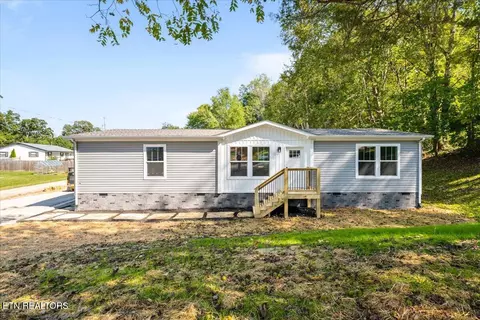 359 Mcdeerman Rd, Jacksboro, TN 37757
