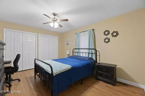 Bedroom - 709 Sharp St, Clinton, TN 37716 photo 3 of 4