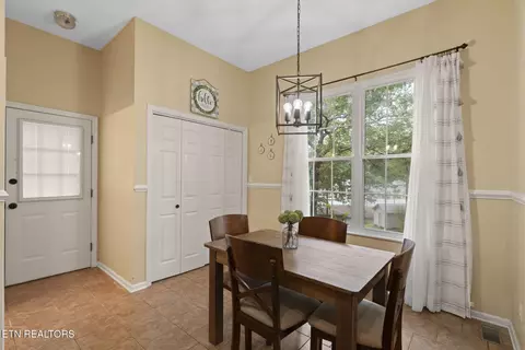 Dining - 709 Sharp St, Clinton, TN 37716 photo 1 of 1