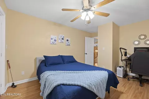 Bedroom - 709 Sharp St, Clinton, TN 37716 photo 2 of 4