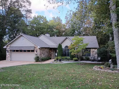 102 Bromley Ln, Crossville, TN 38558