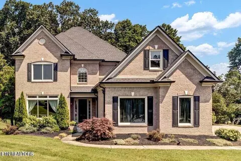 10 Rockingham Ln, Oak Ridge, TN 37830