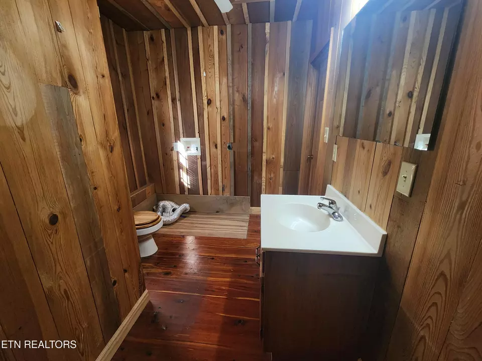 Bath - 835 Nance Rd, Rutledge, TN 37861 photo 2 of 3