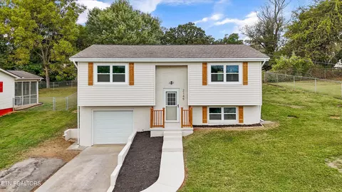 2145 Highland Rd, Maryville, TN 37801