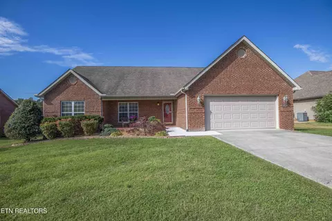2727 Barsha Fields Ln, Maryville, TN 37804