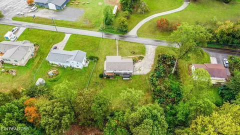 View/Area - 8114 Sharp Rd, Powell, TN 37849 photo 2 of 5