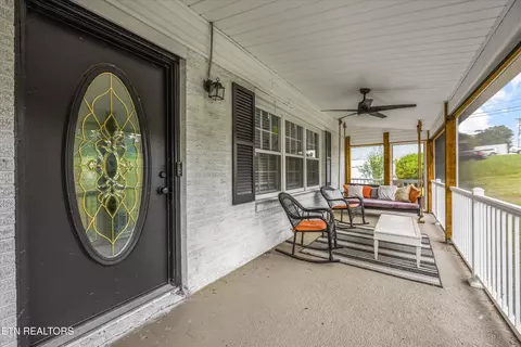 Exterior - 8114 Sharp Rd, Powell, TN 37849 photo 3 of 9