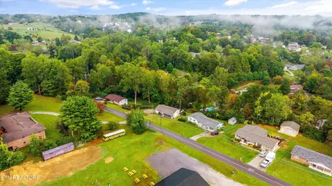 View/Area - 8114 Sharp Rd, Powell, TN 37849 photo 3 of 5