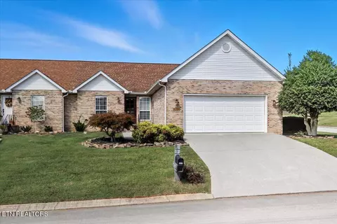 205 Royal Oaks Dr, Maryville, TN 37801