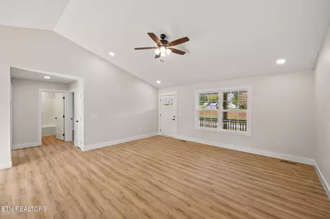 291 S 5th Ave, Baxter, TN 38544 photo 3