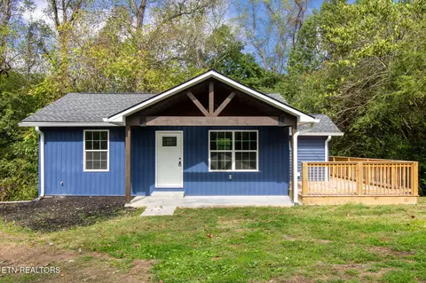 301 Emory Heights Rd, Harriman, TN 37748