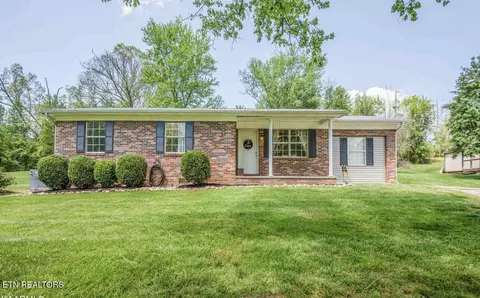 995 Spring Creek Rd, Dandridge, TN 37725