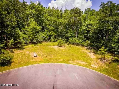 8028 Mountain Ridge Dr, Mooresburg, TN 37811