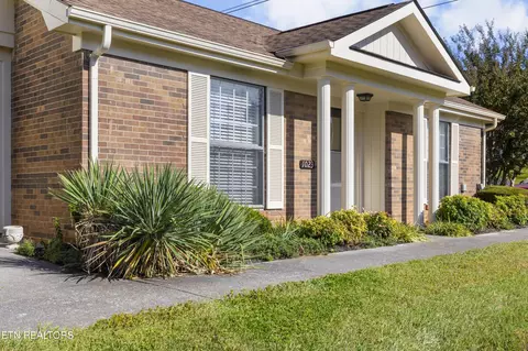 7914 Gleason Dr #1023, Knoxville, TN 37919
