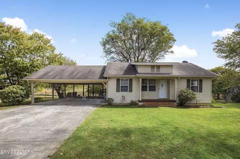 322 Oakdale St, Maryville, TN 37801