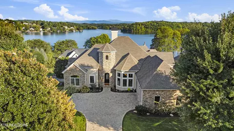 1500 Rarity Bay Pkwy, Vonore, TN 37885