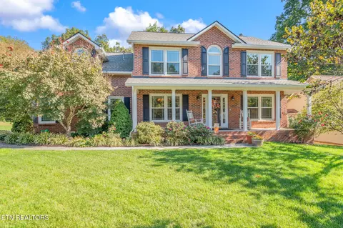 256 Country Run Cir, Powell, TN 37849