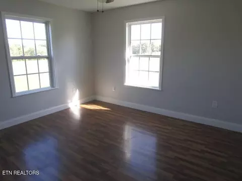 Bedroom - 9352 Davis Dr, Corryton, TN 37721 photo 2 of 3
