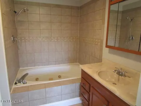 Bath - 9352 Davis Dr, Corryton, TN 37721 photo 1 of 2