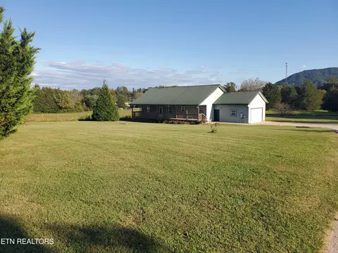 Exterior - 9352 Davis Dr, Corryton, TN 37721 photo 2 of 3