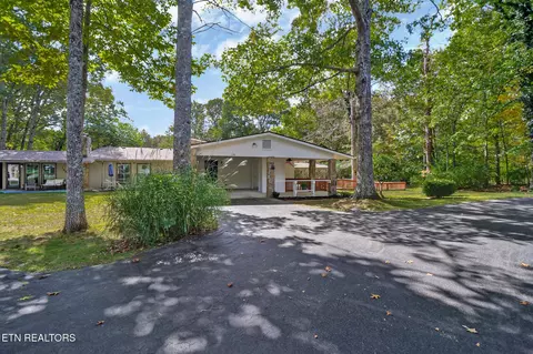 130 Dovenshire Dr, Crossville, TN 38558