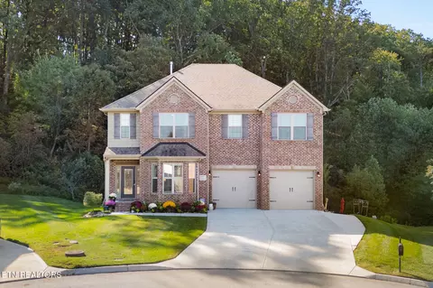 2071 Wooded Mountain Ln, Knoxville, TN 37922