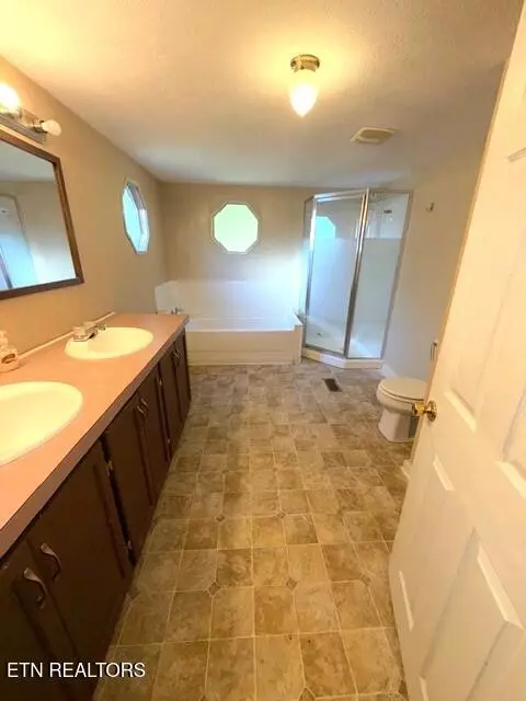 739 Dry Branch Rd, Ewing, VA 24248 photo 42