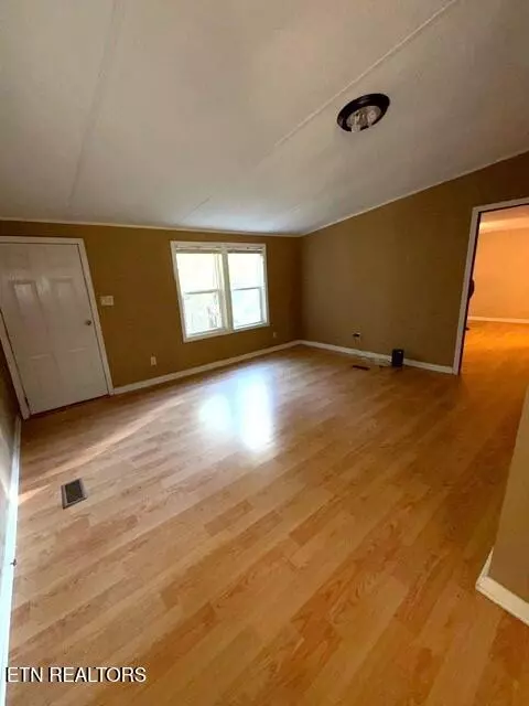 739 Dry Branch Rd, Ewing, VA 24248 photo 35