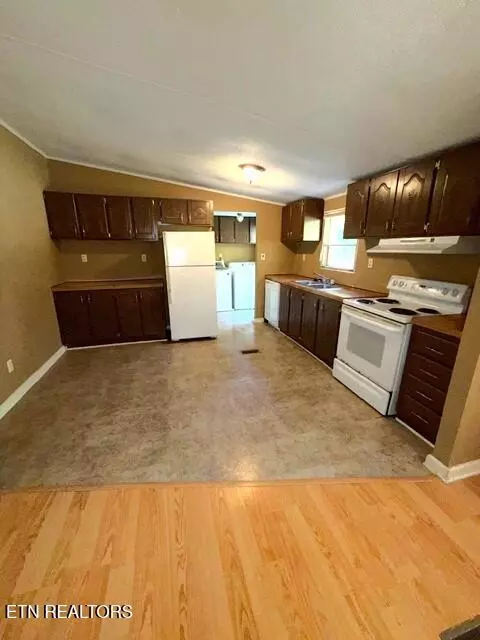 739 Dry Branch Rd, Ewing, VA 24248 photo 36