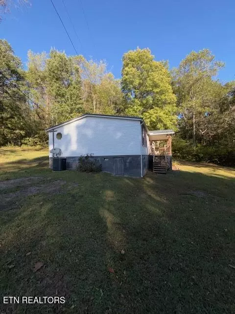 739 Dry Branch Rd, Ewing, VA 24248 photo 3